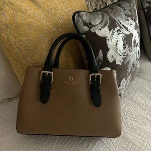 EUC Kate Spade handbag. Handles & shoulder strap.